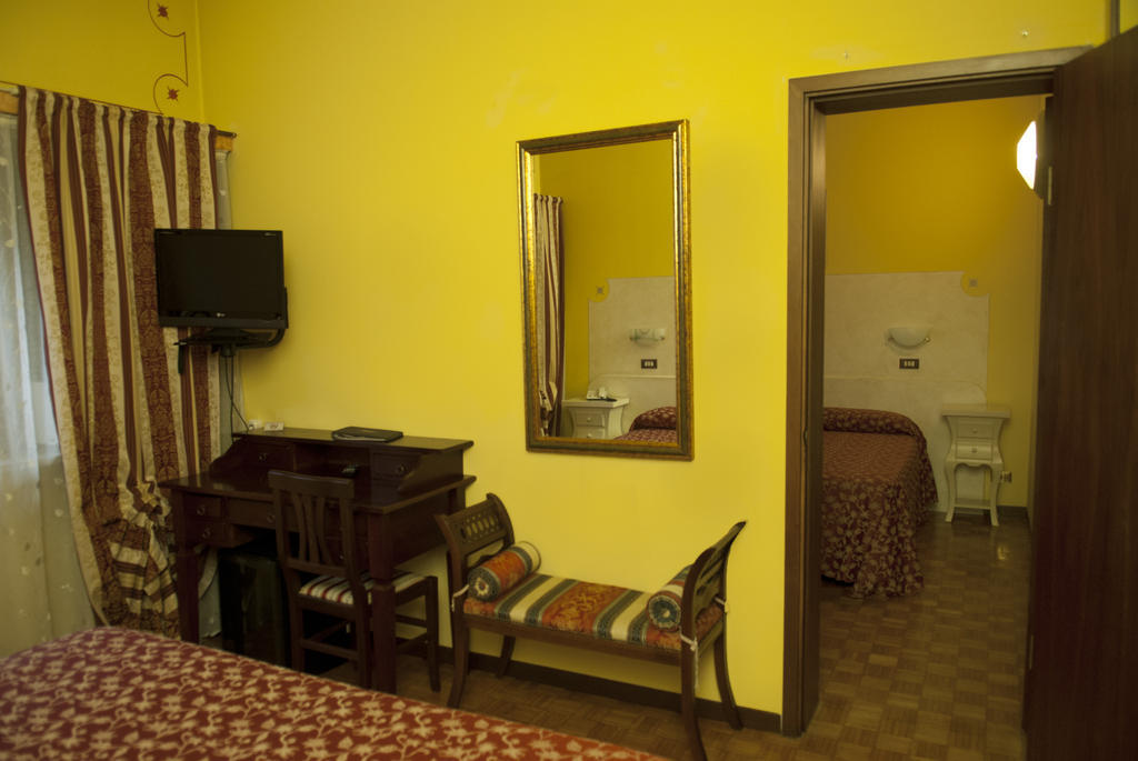 Ai Ronchi Motor Hotel Brescia Room photo